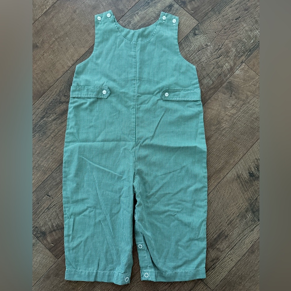 Kelly Green Longall. See photos for details.